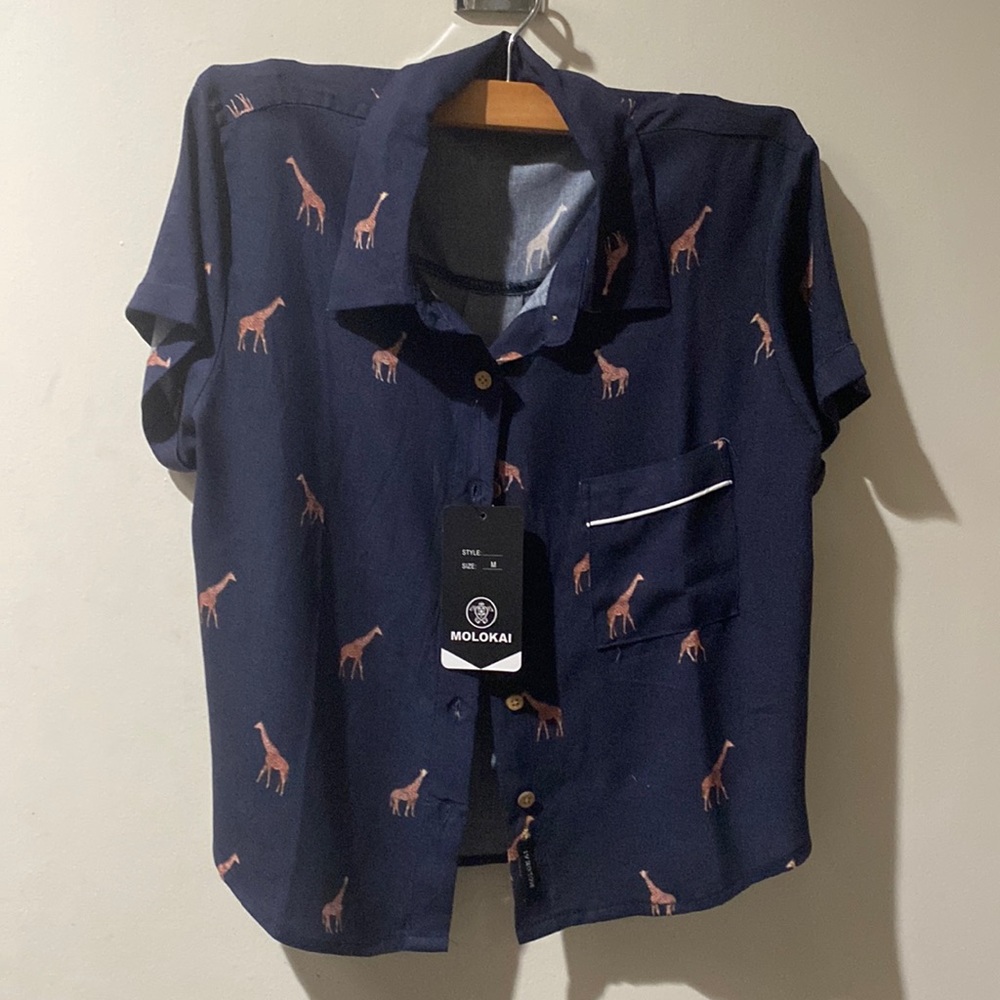 Molokai button up top with giraffes! Super cute! NWT